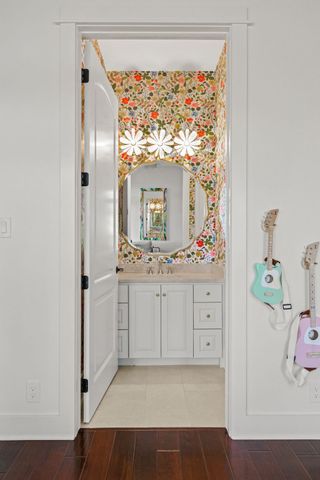 7825 Lynchburg DR, Austin, TX 78738