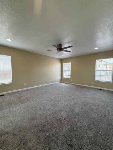 1333 Ojo Feliz Street SW, Albuquerque, NM 87121