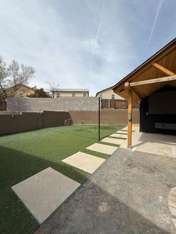 1333 Ojo Feliz Street SW, Albuquerque, NM 87121