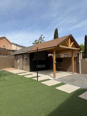 1333 Ojo Feliz Street SW, Albuquerque, NM 87121