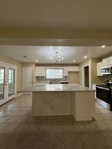 1333 Ojo Feliz Street SW, Albuquerque, NM 87121