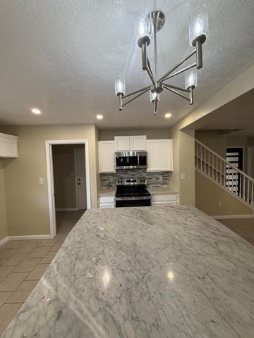 1333 Ojo Feliz Street SW, Albuquerque, NM 87121