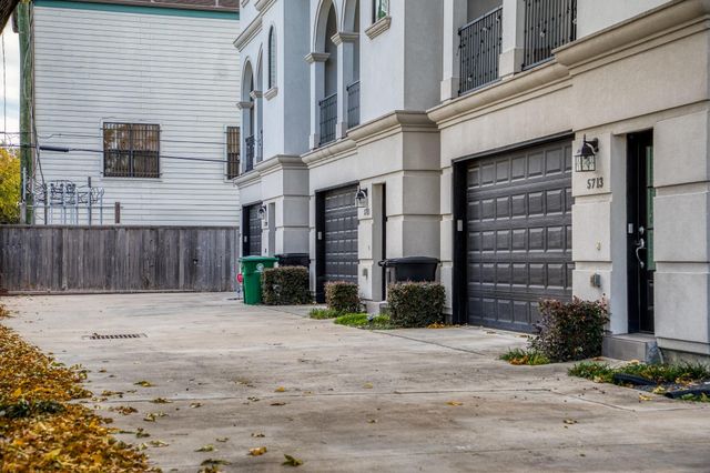 5711 Winsome Lane, Houston, TX 77057