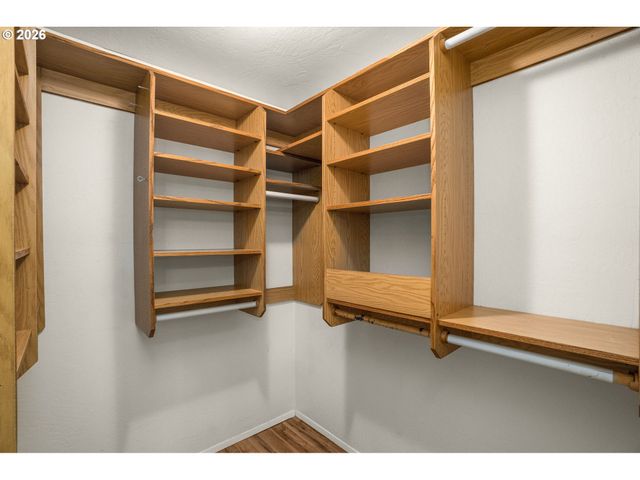 3930 LAKE GROVE Ave C1, Lake Oswego, OR 97035
