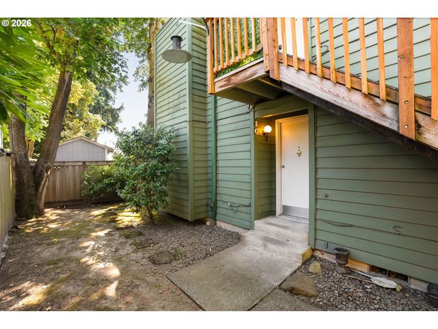 3930 LAKE GROVE Ave C1, Lake Oswego, OR 97035