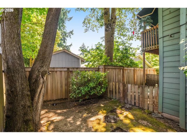 3930 LAKE GROVE Ave C1, Lake Oswego, OR 97035