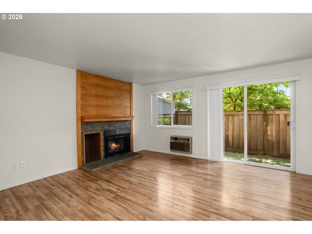 3930 LAKE GROVE Ave C1, Lake Oswego, OR 97035