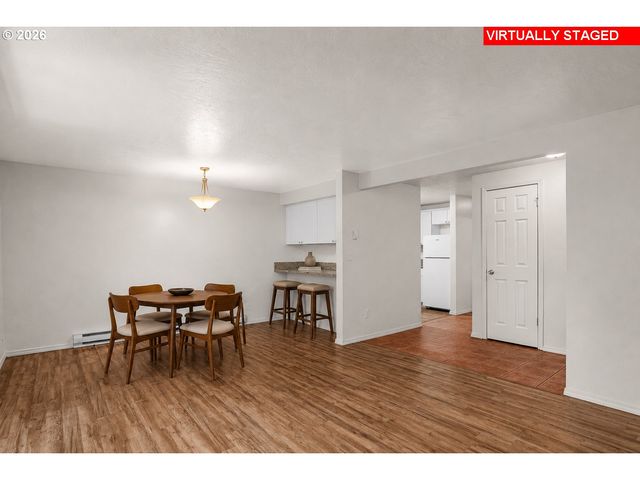 3930 LAKE GROVE Ave C1, Lake Oswego, OR 97035