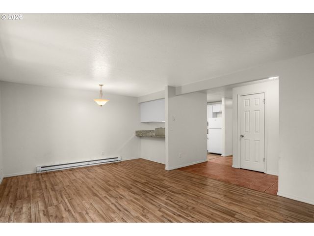 3930 LAKE GROVE Ave C1, Lake Oswego, OR 97035