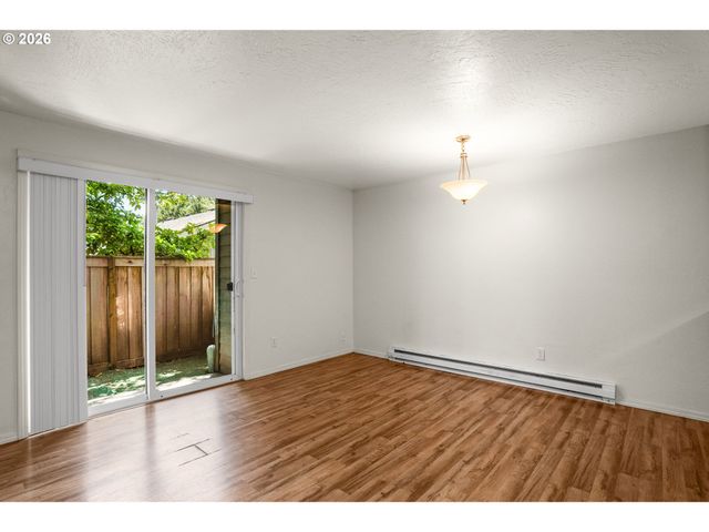 3930 LAKE GROVE Ave C1, Lake Oswego, OR 97035