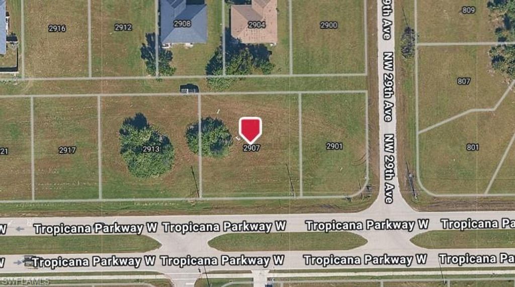 Image 2 of property listing at 2907 Tropicana PKWY W, Cape Coral, FL 33993