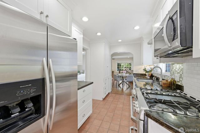 460 San Bruno Avenue, Brisbane, CA 94005