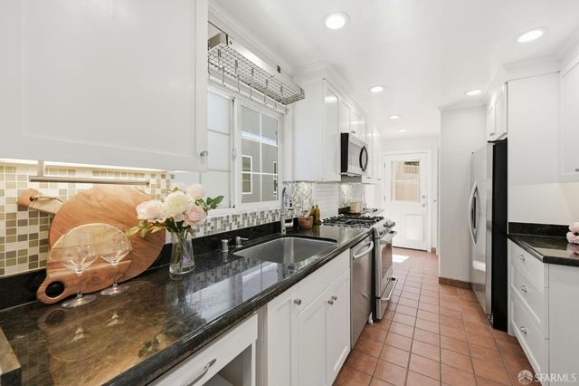 460 San Bruno Avenue, Brisbane, CA 94005