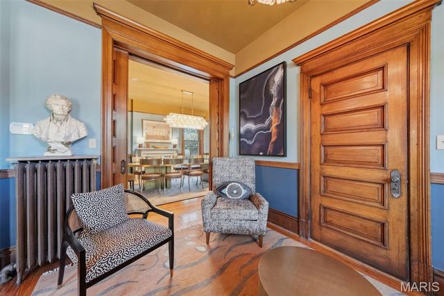 3117 Russell Boulevard, St Louis, MO 63104