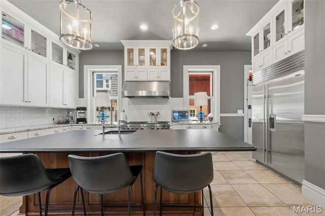 3117 Russell Boulevard, St Louis, MO 63104