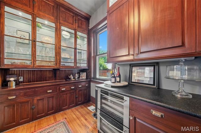 3117 Russell Boulevard, St Louis, MO 63104