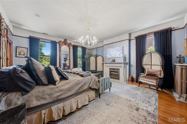 3117 Russell Boulevard, St Louis, MO 63104