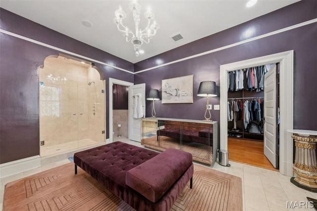 3117 Russell Boulevard, St Louis, MO 63104