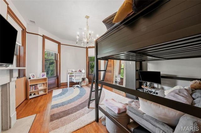 3117 Russell Boulevard, St Louis, MO 63104