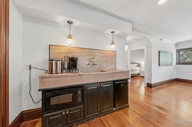 3117 Russell Boulevard, St Louis, MO 63104