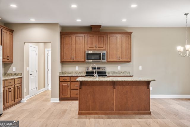 8 Hawks Nest Road, Blairsville, GA 30512