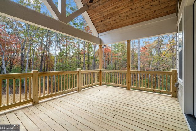 8 Hawks Nest Road, Blairsville, GA 30512