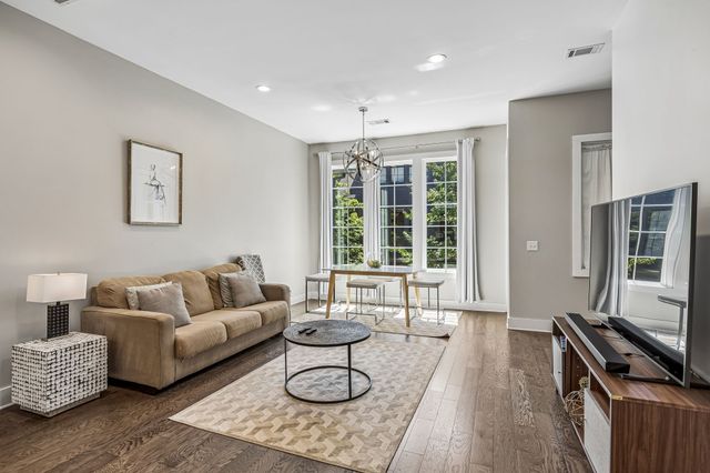 2021 Beech Ave Unit 4, Nashville, TN 37204