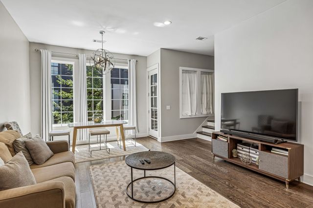 2021 Beech Ave Unit 4, Nashville, TN 37204