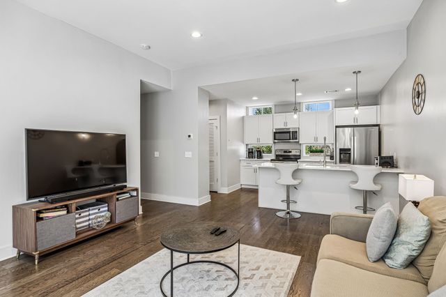 2021 Beech Ave Unit 4, Nashville, TN 37204