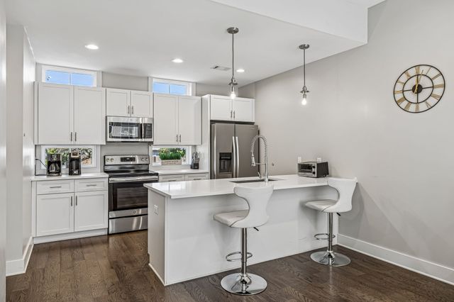 2021 Beech Ave Unit 4, Nashville, TN 37204