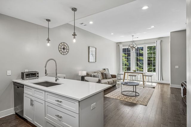 2021 Beech Ave Unit 4, Nashville, TN 37204