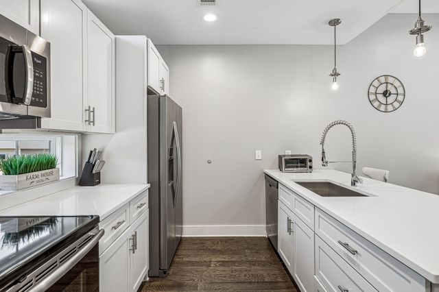 2021 Beech Ave Unit 4, Nashville, TN 37204