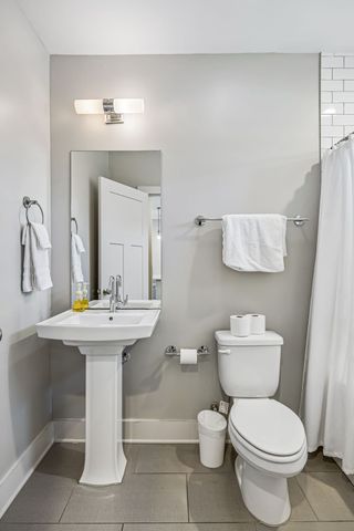 2021 Beech Ave Unit 4, Nashville, TN 37204