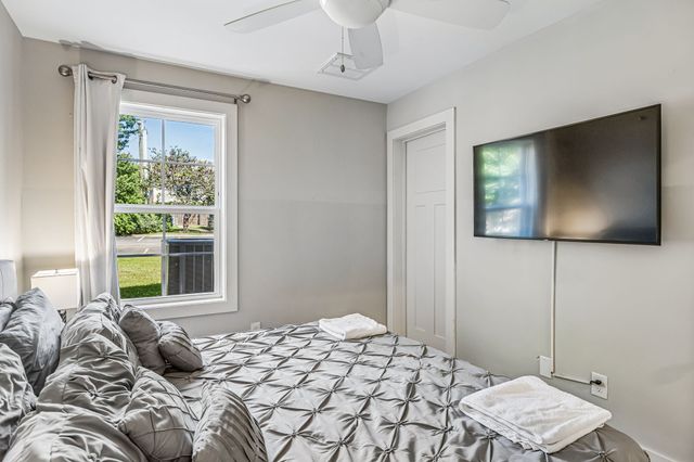 2021 Beech Ave Unit 4, Nashville, TN 37204