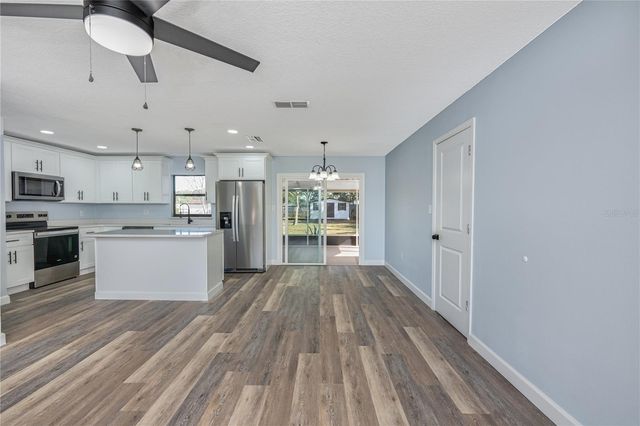 707 MAPLE AVENUE, Fruitland Park, FL 34731