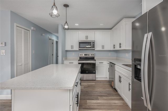 707 MAPLE AVENUE, Fruitland Park, FL 34731