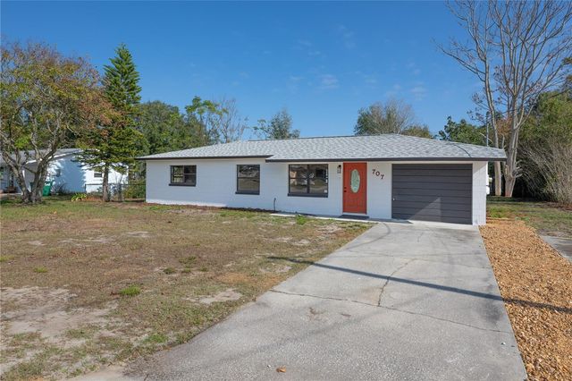 707 MAPLE AVENUE, Fruitland Park, FL 34731