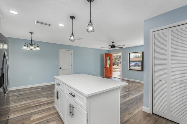 707 MAPLE AVENUE, Fruitland Park, FL 34731