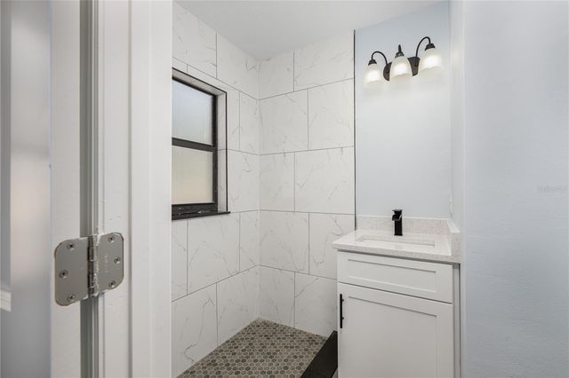 707 MAPLE AVENUE, Fruitland Park, FL 34731