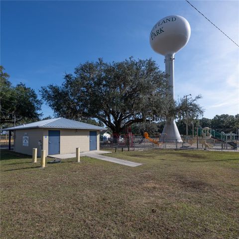 707 MAPLE AVENUE, Fruitland Park, FL 34731