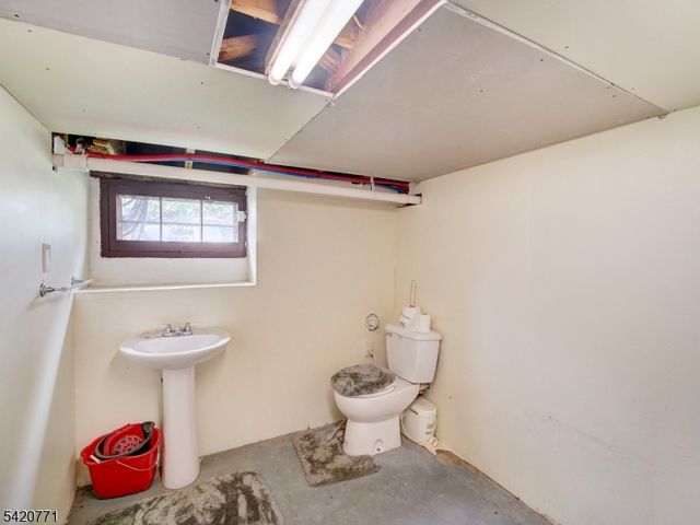 339 N 8Th Ave, Manville Boro, NJ 08835