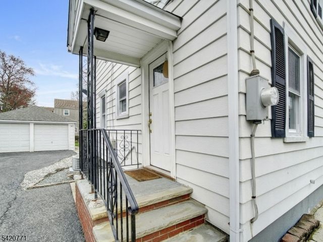 339 N 8Th Ave, Manville Boro, NJ 08835