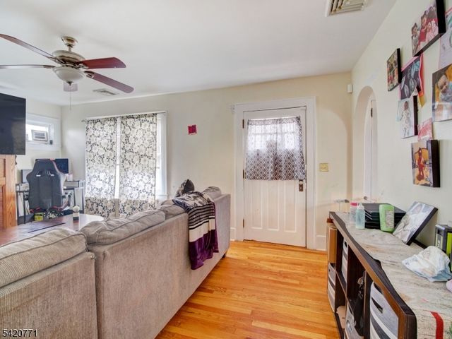 339 N 8Th Ave, Manville Boro, NJ 08835