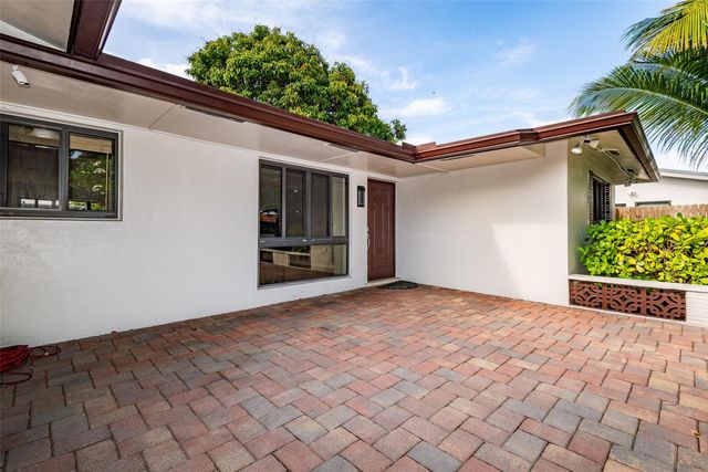 2113 NE 62nd Street, Fort Lauderdale, FL 33308