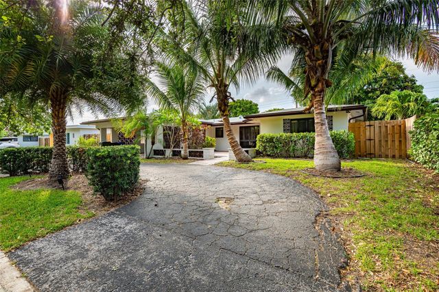 2113 NE 62nd Street, Fort Lauderdale, FL 33308