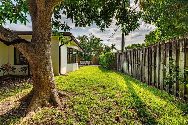 2113 NE 62nd Street, Fort Lauderdale, FL 33308