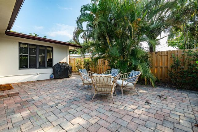 2113 NE 62nd Street, Fort Lauderdale, FL 33308
