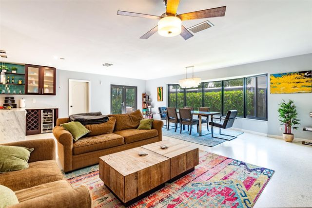 2113 NE 62nd Street, Fort Lauderdale, FL 33308