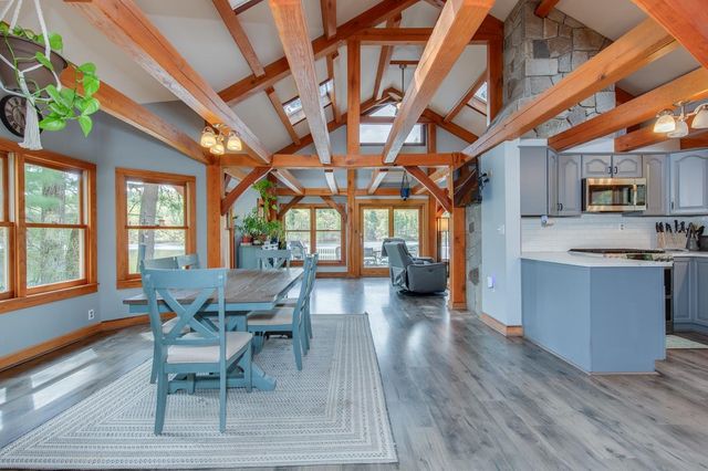21 Hinds Lane, Pelham, NH 03076
