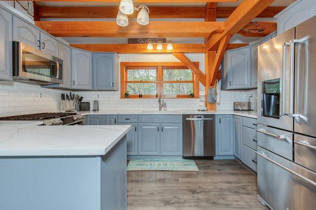 21 Hinds Lane, Pelham, NH 03076